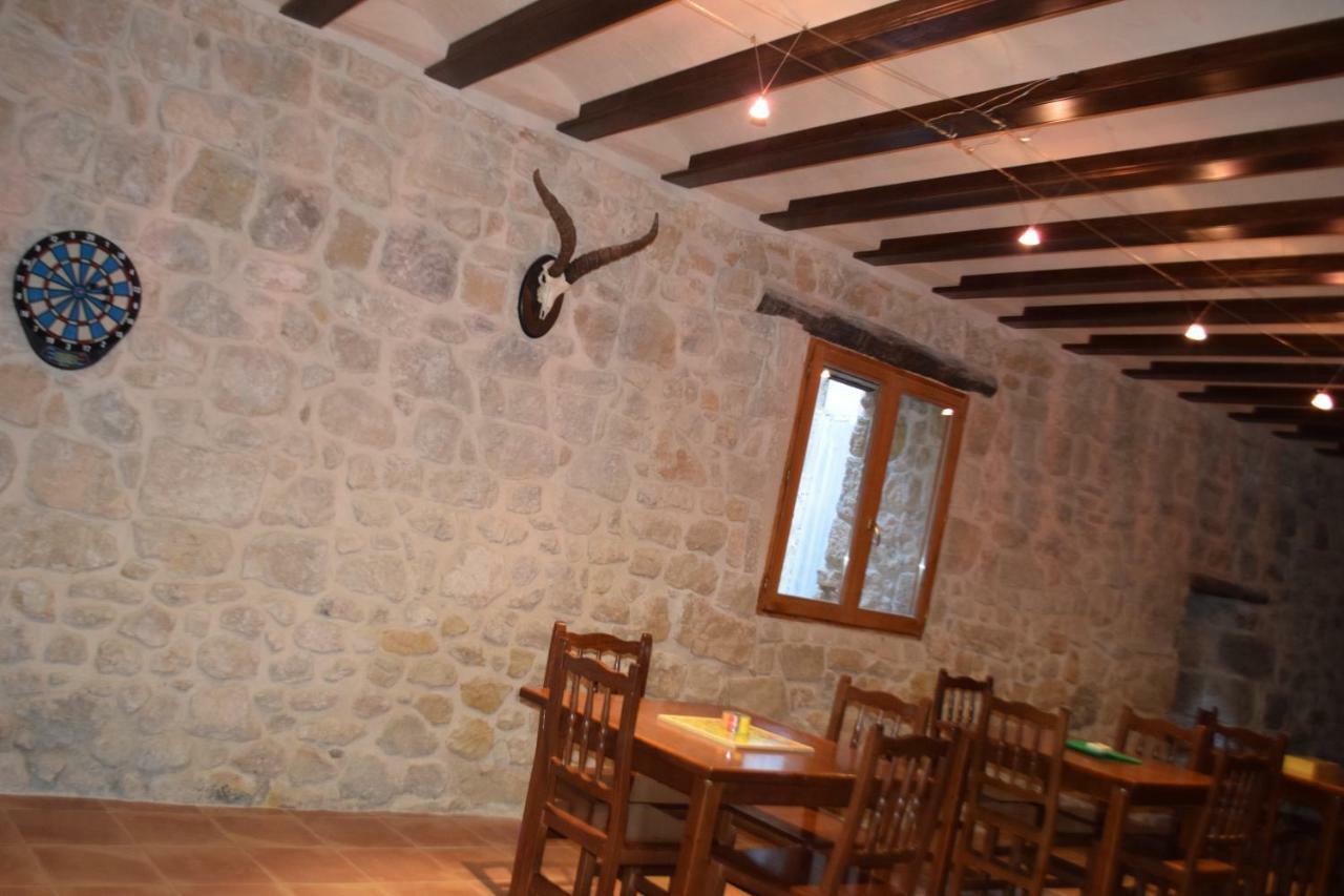 Apartamentos La Muralla Horta de Sant Joan Extérieur photo